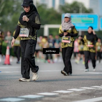 Runner Photo 6835517