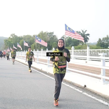Runner Photo 6835533