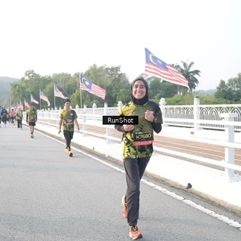 Runner Photo 6835535