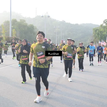 Runner Photo 6835649