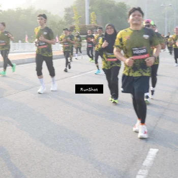 Runner Photo 6835661