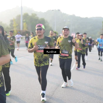 Runner Photo 6835673