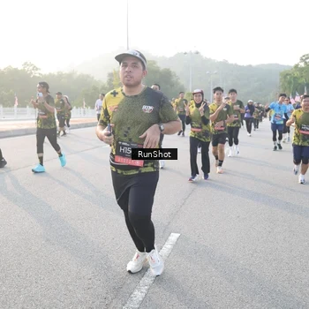 Runner Photo 6835692
