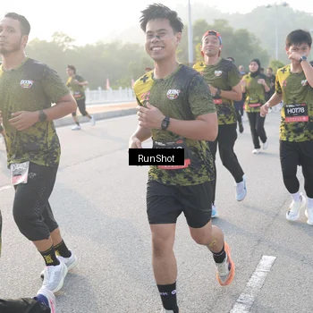 Runner Photo 6835725