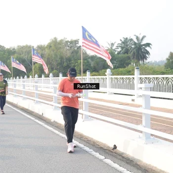 Runner Photo 6835813