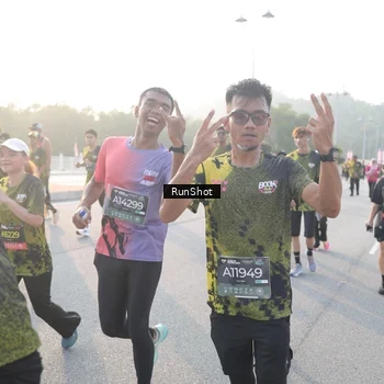 Runner Photo 6835856