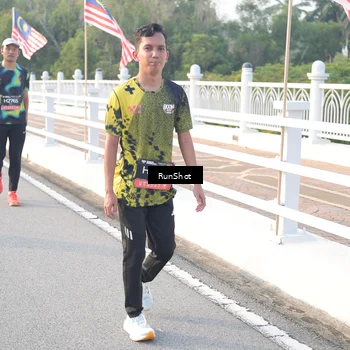 Runner Photo 6835990