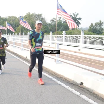 Runner Photo 6836031