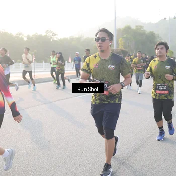 Runner Photo 6836111