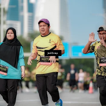 Runner Photo 6836376