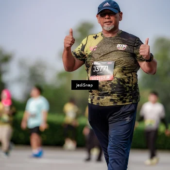 Runner Photo 6836588