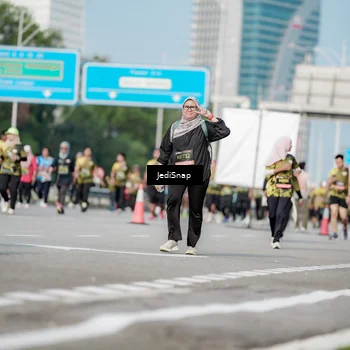 Runner Photo 6836955