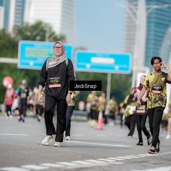 Runner Photo 6837007
