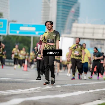 Runner Photo 6837012