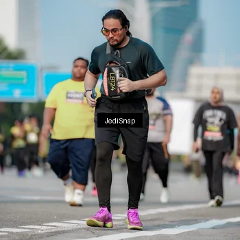 Runner Photo 6837092