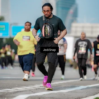 Runner Photo 6837094