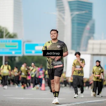 Runner Photo 6837240