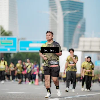 Runner Photo 6837243