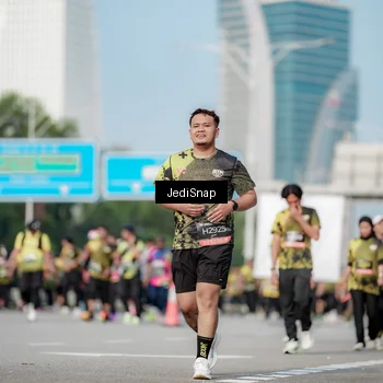 Runner Photo 6837245