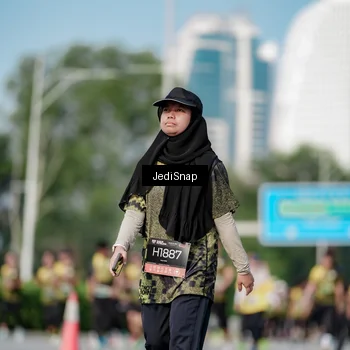 Runner Photo 6837359