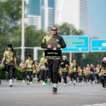 Runner Photo 6837404