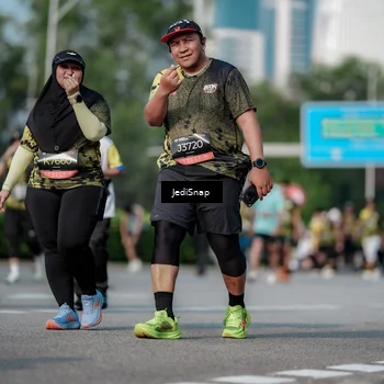 Runner Photo 6837500