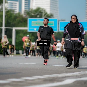 Runner Photo 6837503