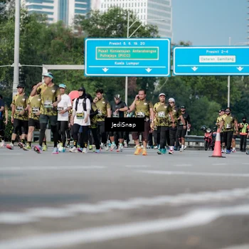 Runner Photo 6837563