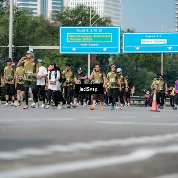 Runner Photo 6837593