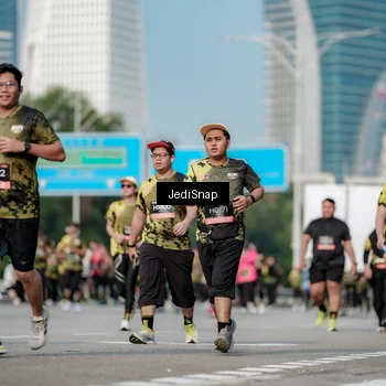 Runner Photo 6837644