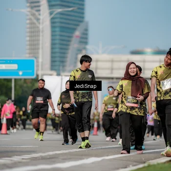 Runner Photo 6837654
