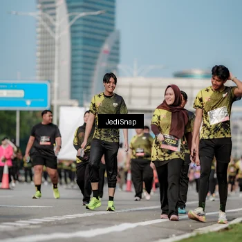 Runner Photo 6837661