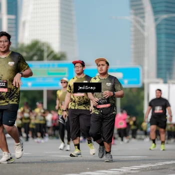Runner Photo 6837673