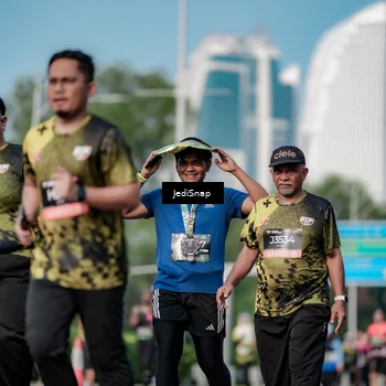 Runner Photo 6837883