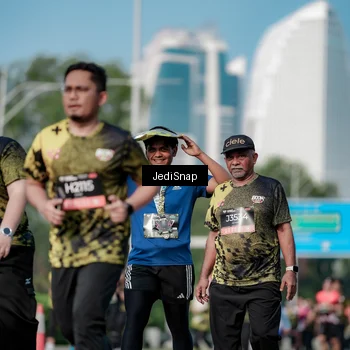 Runner Photo 6837891