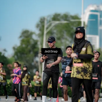 Runner Photo 6838077