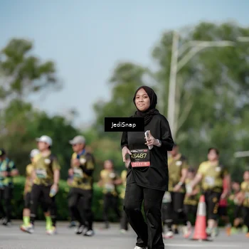 Runner Photo 6838709