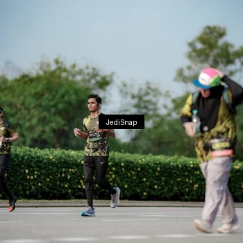 Runner Photo 6838861