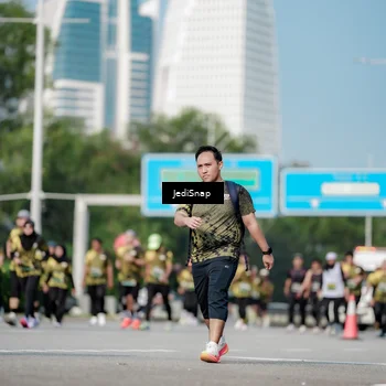 Runner Photo 6839610
