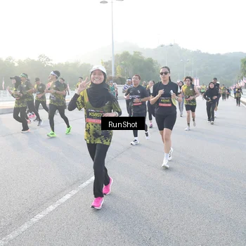 Runner Photo 6841575