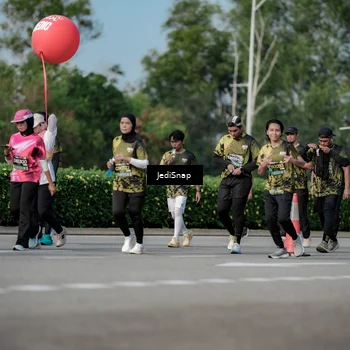 Runner Photo 6841749
