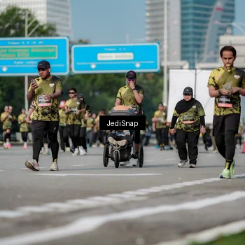 Runner Photo 6841935