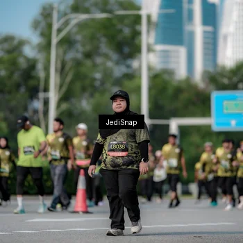 Runner Photo 6842030