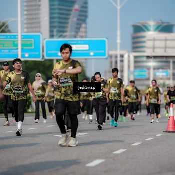 Runner Photo 6842176