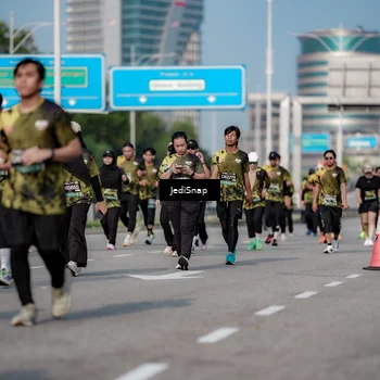 Runner Photo 6842200