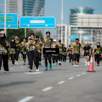 Runner Photo 6842206
