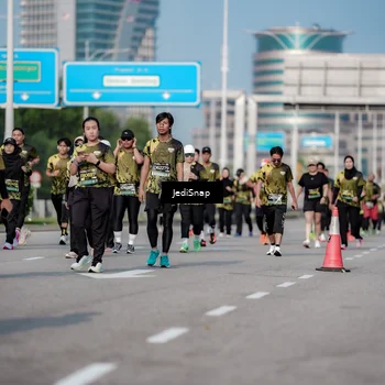 Runner Photo 6842207
