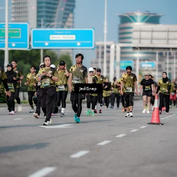 Runner Photo 6842214