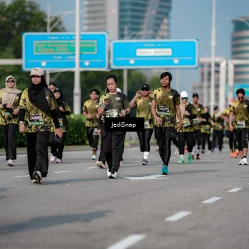 Runner Photo 6842216