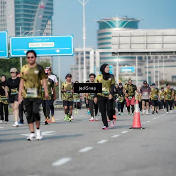 Runner Photo 6842275